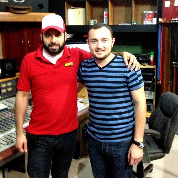BetoSierra_'s tweet photo. Con El Ing @chekoVargasS Del @EstudioHugos jajaii casi nada http://t.co/QAzv1AOvTz