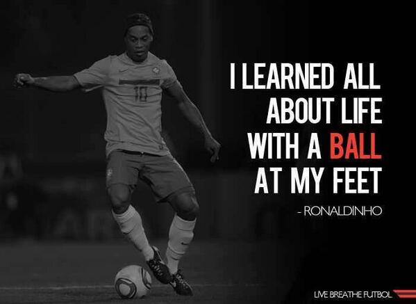 FootballFunnys's tweet photo. Ronaldinho. http://t.co/SYblOdx46W