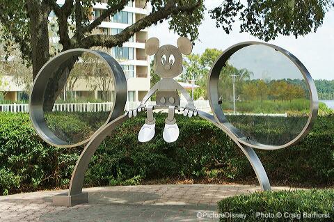 AllThatRetro's tweet image. Outdoor Mickey art sculpture behind Contemporary Resort in Disney World, 2009. Photo sponsored by @Stockagogo.