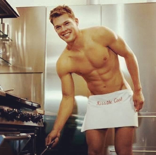 BQCIe8LCAAAuesg.png:large