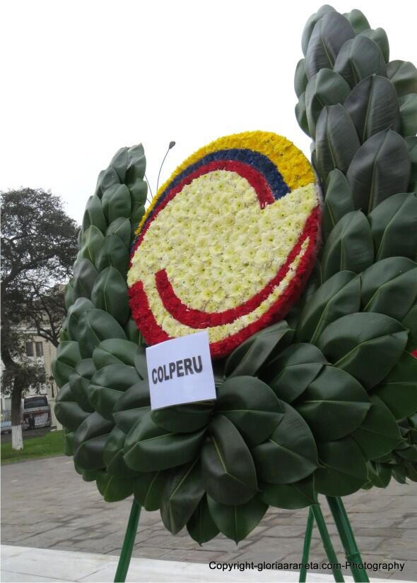_COLPERU's tweet photo. En la ceremonia oficial  en la Plaza Bolívar en #Perú, con motivo del  #20dejulio, fecha patria  de Colombia http://t.co/zhe5mcYRB0