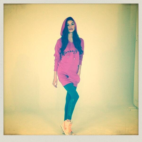 Dan_Very's tweet photo. We love our new pineapple long line hoody exclusive to @verynetwork looks great as a dress for summer days 💜 http://t.co/9bVOE8YNhZ