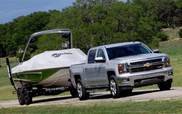 bit.ly/2014-Chevrolet… 2014 #Silverado has a new look and 6.2L V-8 engine set to come out this fall [PIC]