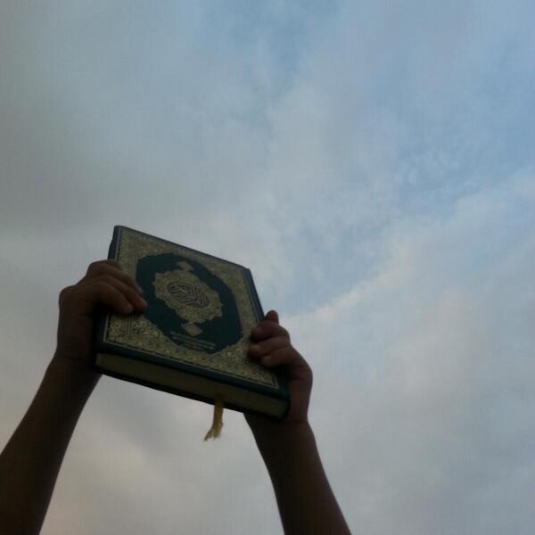 ayah666's tweet photo. اللهم اجعل القران ربيعٰ قلوبنآ ~ http://t.co/ZcVGQEp8jw