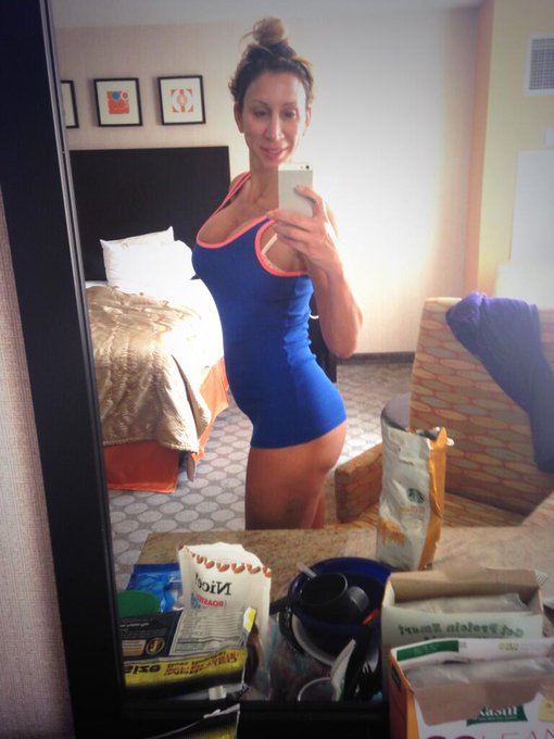 Look how I woke up lol asss http://t.co/etjgJVZO4S