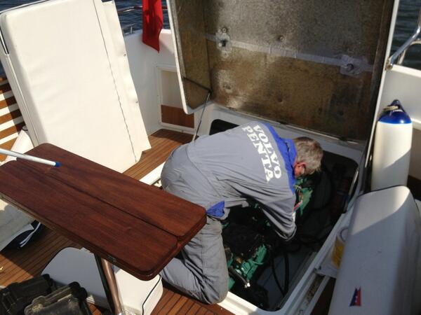 HolmanAnthony's tweet photo. busy at Holman's today,sea line in and 1 boat out,plus having all our machines load tested,with a few breakdowns too http://t.co/bmBC3OnHOG