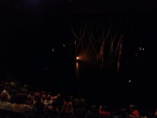 TomNofitstate's tweet photo. Here we go 120 In first preview #nofitnoodles @NoFitState here in Dundee. http://t.co/4ireK61A7a