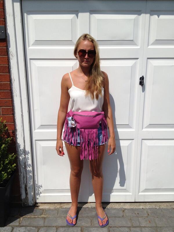 ATQMOFFICIAL's tweet photo. @ScouseBirdProbs help a sistaaa out and wear this bag on your hols. Il totes send you one :) DM me girl x http://t.co/1MCzmRO1b4