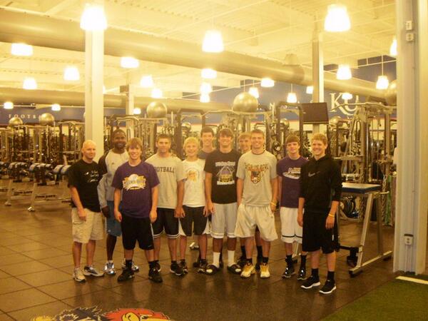 660Boys's tweet photo. The Mound Town football team back in the day in KU's weight room! #GoinHard http://t.co/5es0fLRVIE