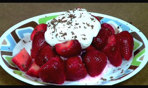 Cookngobble's tweet image. Strawberry Shortcake is very delicious....youtube.com/watch?v=q1Mg07…