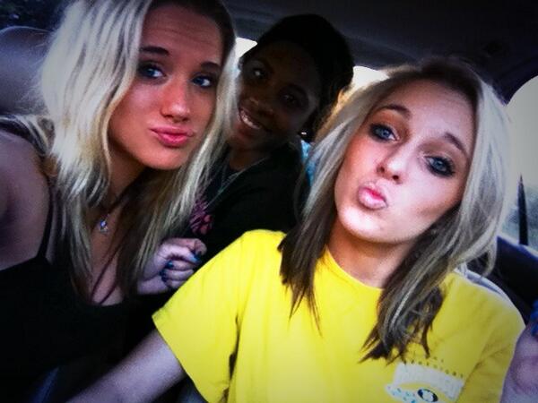 Barbiequel3's tweet photo. TBT @AlexisMaryJanee @NiaLeshaun http://t.co/gh2IH5ALhq