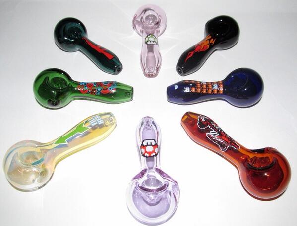 GRcloudSmoke's tweet photo. Grav Labs Spoon Pipes available! http://t.co/H720iIvmgy