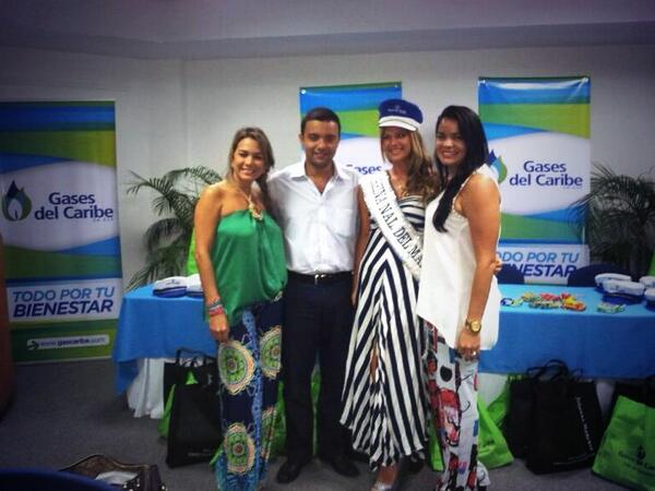 JOHANNAMANCUSO's tweet photo. Entrega de vestuario a capitanas nacionales del mar, hotel tamacá #FiestaDelMar2013 http://t.co/cVzSH4xOUb