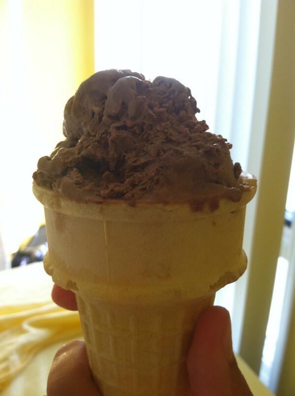 jedimind_trick's tweet photo. What's summertime without a little ice cream? #delicious #gimme http://t.co/rN2LoWmhd7