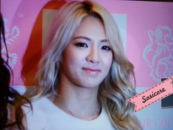 [PIC][26-07-2013]Tiffany - TaeYoen - SeoHyun và HyoYeon xuất hiện tại buổi fansign cho "Hair Couture" vào chiều nay BQE9QdNCMAQgg54