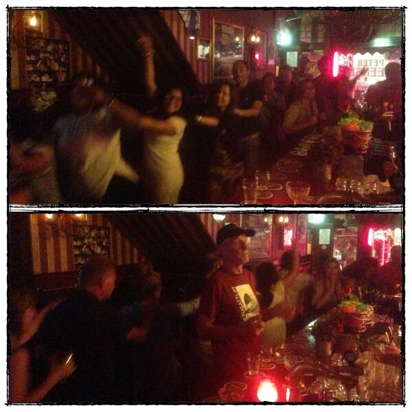 Cafepeterbeense's tweet photo. Polonaise met @ZangerErnest in de zaak. Feesten op Donderdag. Mooie start van het weekend! http://t.co/l9aIe2ncYN