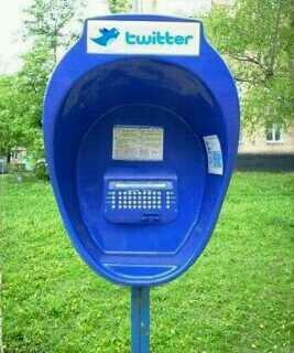 EzeeAdrian's tweet photo. #ContameAlgoQueNoSepa en Rusia hay cabinas para twittear en plena calle http://t.co/qzgGYRvcp4