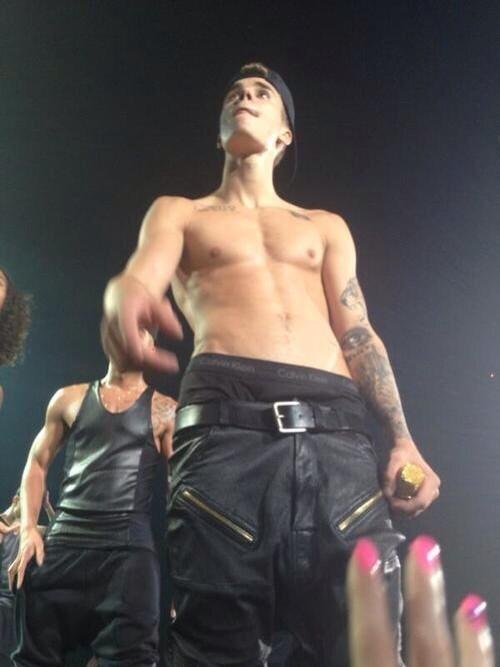 JustinBieberAVN's tweet photo. Fuck http://t.co/gE3EGHiSNu