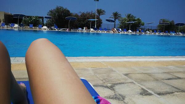 RawanSadaka's tweet photo. Soaking up the sun!!! http://t.co/IPREHunJzH