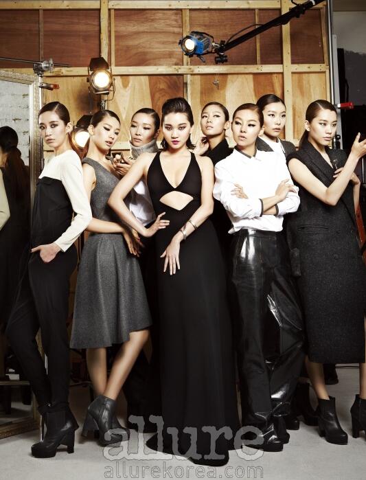 OnStyle_twt's tweet photo. 도수코 출신 모델들(이송이, 김진경, 홍지수, 박슬기, 송해나, 이지민, 엄유정)과 MC장윤주가 함께 촬영한 화보. WHO'S NEXT? 8월 15일 목요일 밤11시 <#도수코4> 첫방송! (출처:얼루어) http://t.co/2EKI7lFCKa