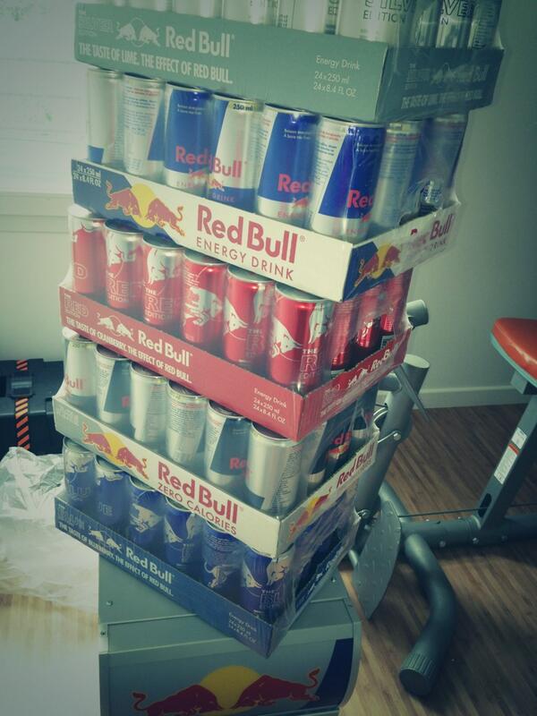 Gotaga's tweet photo. Hmmm... Juste assez pour une ODC j'pense. #RedBull http://t.co/ddHdiuphEb