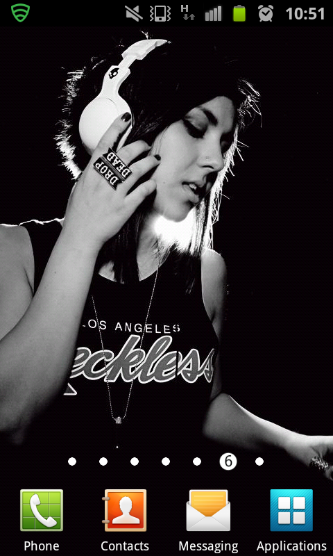 sfmxhehe's tweet image. Guess who rocks my cellphone everytime !!? @krewellayasmine