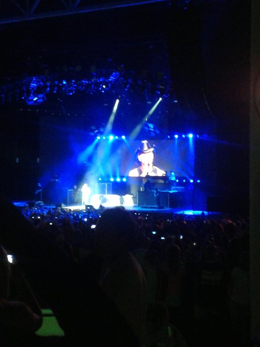 @TheTimMcGraw's 'kind of rain' involves putting on a killer show at Toronto's Milson Amphitheater. #TrueCountry<a class="tags" target="_blank" title="On Twitter" href="/?out=eyJ0eXAiOiJKV1QiLCJhbGciOiJIUzUxMiJ9.eyJpYXQiOjE3MjU5MDU0NTIsImlzcyI6InR3cG9ybnN0YXJzLmNvbSIsIm5iZiI6MTcyNTkwNTQ1MiwiZXhwIjoxNzU3NDQxNDUyLCJyZWRpcmVjdF91cmwiOiJodHRwczovL3R3aXR0ZXIuY29tL1RoZVRpbU1jR3JhdyJ9.Rh09qOrU4eD9bmZZvYCpNawYBix4M8zvpc9VrxN5NBVx3vhx6RnJHArsVNodNERhQAvUtFE0natnNI3e4qcTpw">@TheTimMcGraw</a><a href="/tag/truecountry"class="tags"><span>#truecountry</span></a>