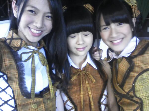 Shania Junianatha tweet media