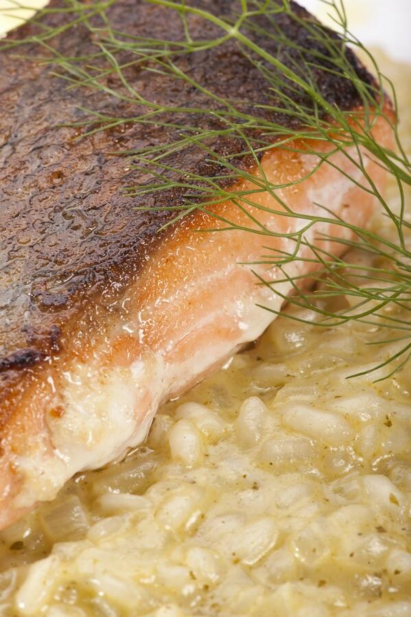 SemilirResto's tweet photo. Spanish Specialties' ; Salmon con Risotto de Broccoli http://t.co/DgDsUomSWE