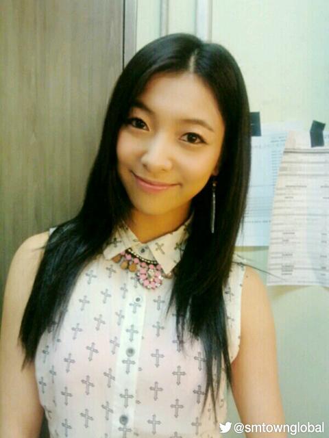 fx19930812's tweet photo. 선영인것 같아... RT @SMTOWNGLOBAL: Make sure to watch #fx’s first performance for #첫사랑니(Rum Pum Pum Pum)’ at Music Bank! http://t.co/lZVgJSZPdk