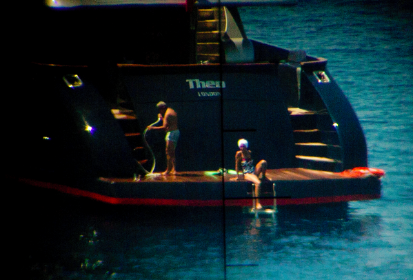 jefboes's tweet photo. Koning Albert en Paola gespot op een Yacht in Italië? #DurfTeVragen #welverdienderust @Bafoka @Glootje @KaadtDM http://t.co/MkaNWs6kXV