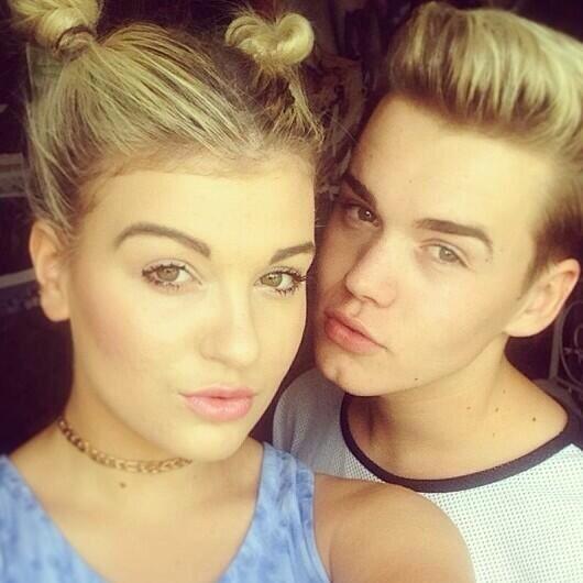 0mgAlex's tweet photo. I love my best friend @FreyaaMason😘 http://t.co/n6Y3lzXvLp