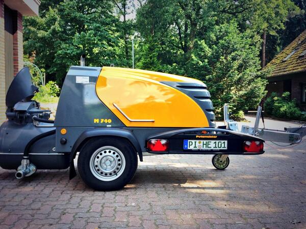 Die neue Estrichmaschine/
Putzmeister M740.