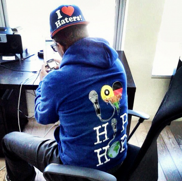 HollywoodSpank's tweet photo. Rich Marshall from DGK represents The Hip Hop Flag #richmarshall #dgk #skater #ilovehiphop #hiphopflag #movement http://t.co/miYpkr3bYd