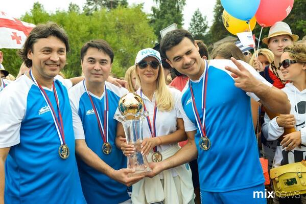 LeraTV_OFK's tweet photo. Фото в группе - Футбольный матч "Новой Волны 2013" 26.07.13  http://t.co/mmAprBsY3r http://t.co/cw0goDNQz2