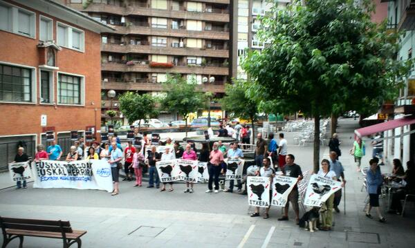 (1/2) Azken Ostirala Basaurin, 46 pertsona presoen eskubideen alde! #AOuztaila #Herrira