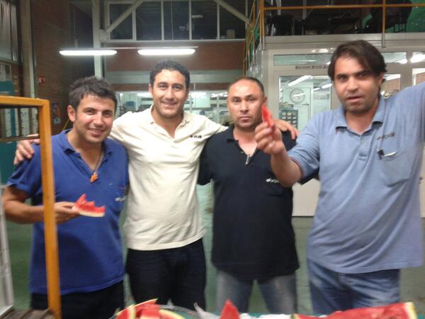 Boyanede her akşam yapılan karpuz keyfine bu akşam benide davet ettiler Allah razı olsun