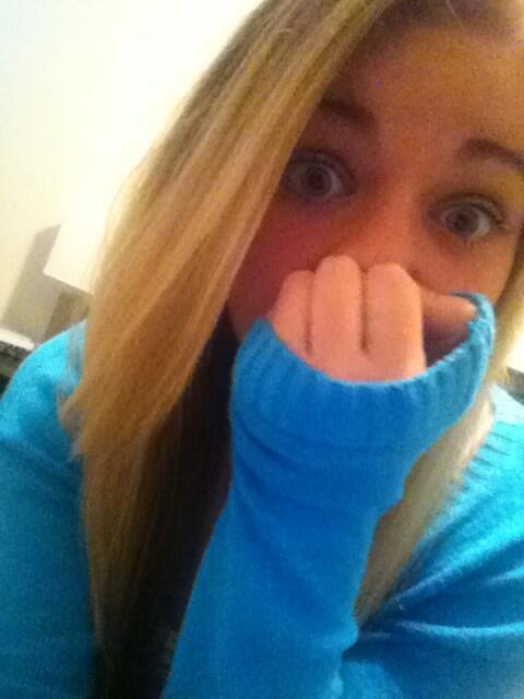 maybeurlovable's tweet image. Hi im bethany and i wear sweaters in every season