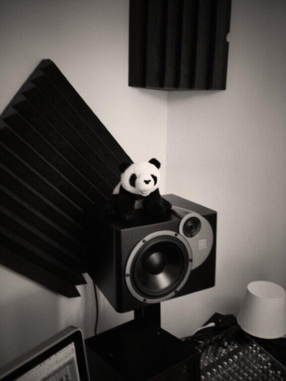 Jack2EXEL's tweet image. "@pandasounduk: A load of new music ready for sending out. #pandasound http://t.co/yGDlpYA1hq" yes yes incoming freshness..!