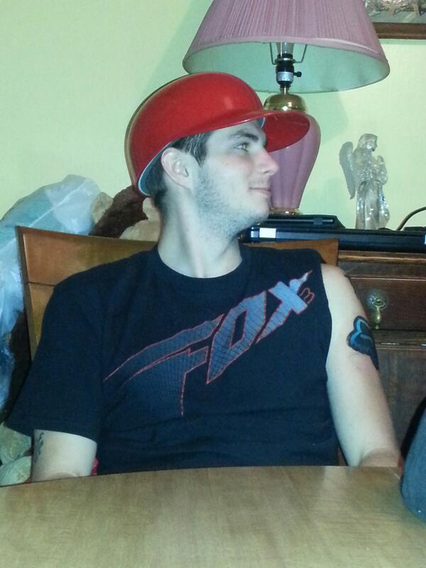 braaaaapp619's tweet photo. Lmfao the new true fitted.... @PuffyR4L http://t.co/QEuOFwBuKZ