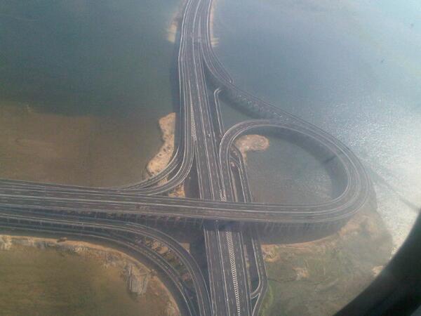 dex_ay's tweet photo. Pemandangan jalan tol dr atas langit hahaha http://t.co/zC7YGFBBxj