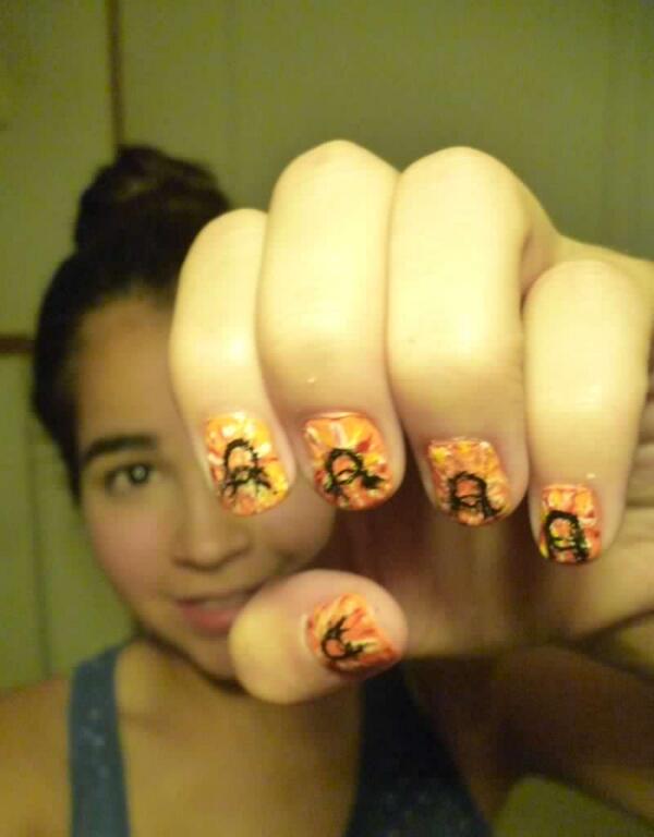 MarianaVelro's tweet photo. Look at my nails. Yeeeah man! #Wonderland @steveaoki @dimmakrecs http://t.co/wdvMb2Qk0c
