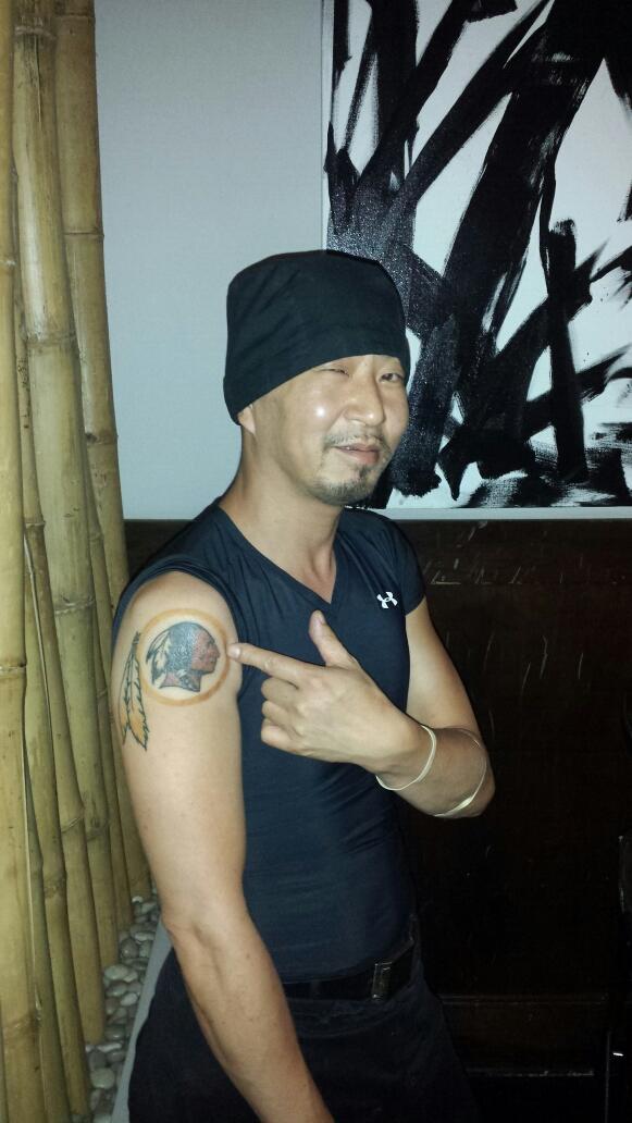 CalvinWChan's tweet photo. @RGIII the biggest executive sushi chef redskins fan is at Sushi Damo in Rockville , MD. Visit!!! #O-sanSkinsTattoo http://t.co/3fkXAj5euo