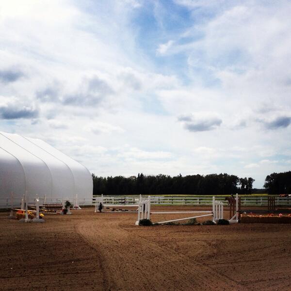 MLMeadowsInt's tweet image. Our #hunter and #jumper courses are set and ready to go for #tomorrow!