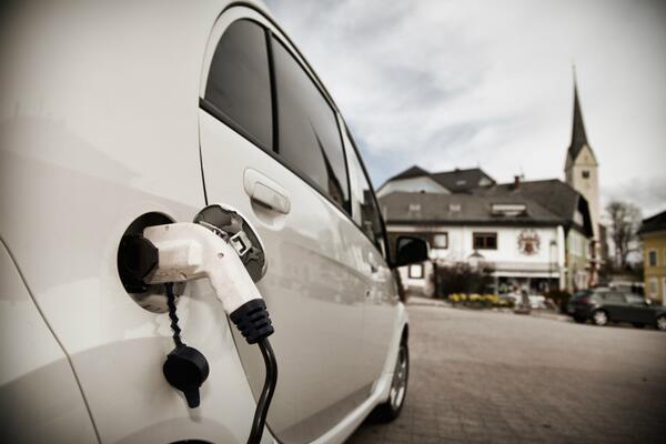 Salzburger Umweltpreis für unser E-Mobilitätskonzept. Wir machen nachhaltigen Urlaub! stmartinchalets.at/herby-wins-env… …