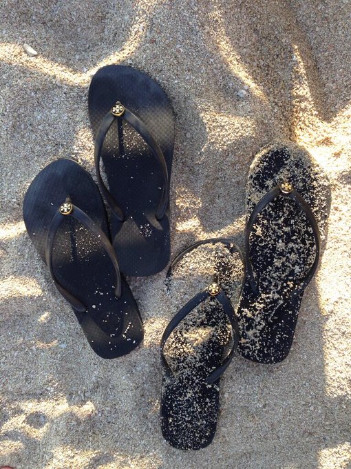 &ldquo;@itoako1104: ちーくんに真似されたー。 http://t.co/N3f328Pf2X&rdquo;いや、私が先にトリーバーチのビーサン履いてたからね。笑<a class="tags" target="_blank" title="On Twitter" href="/?out=eyJ0eXAiOiJKV1QiLCJhbGciOiJIUzUxMiJ9.eyJpYXQiOjE3MjY5MTU3ODgsImlzcyI6InR3cG9ybnN0YXJzLmNvbSIsIm5iZiI6MTcyNjkxNTc4OCwiZXhwIjoxNzU4NDUxNzg4LCJyZWRpcmVjdF91cmwiOiJodHRwczovL3R3aXR0ZXIuY29tL2l0b2FrbzExMDQifQ.VOIls0wlnsiFnX4IWN2lpba9sNFEiozQeoUknDmox-JJC8k31-MRJtcq5_fOvTs1j0fmHkWAxS-6rMcye0UP3w">@itoako1104</a>