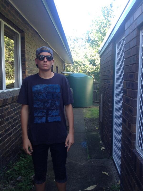 SendMeHelp's tweet image. 