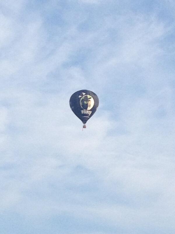 BroadwaySpotted's tweet photo. How fun! RT @krenda5: @BroadwaySpotted the @wicked_musical balloon was on my block this morning! http://t.co/FMHS4BCIrz