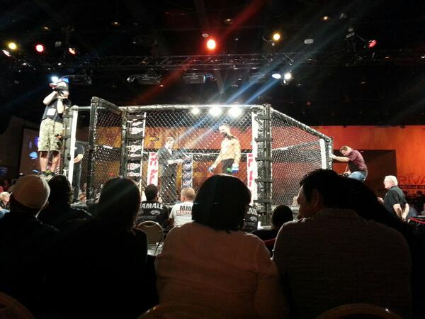 JennyEsno's tweet photo. #tamparfcfights.  Great nite.  Great view. Saw all 28 fights in 8 years!! http://t.co/5ZHJWfubcI