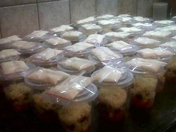 SALADBUAHVINA's tweet photo. Sore2 maraton buat antar orderan ke jagakarsa, jatipadang, tebet. Thx 4 order SALAD BUAH VINA ya, ditunggu orderannya http://t.co/lM607VQ5Og